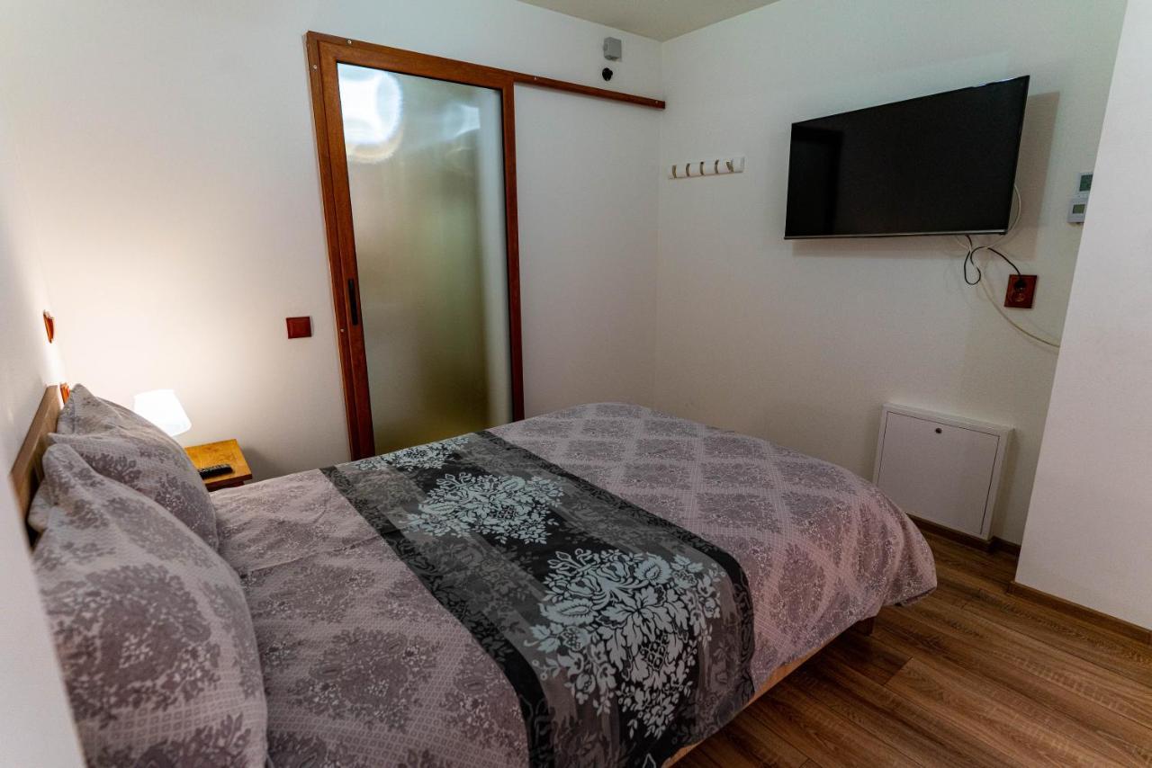 La Bebe 2 Beds Apartment Хунедоара Екстериор снимка