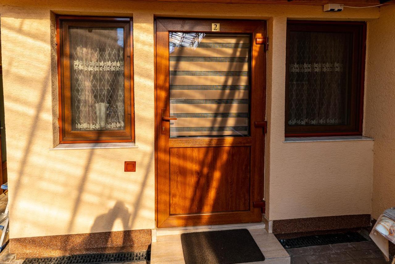 La Bebe 2 Beds Apartment Хунедоара Екстериор снимка